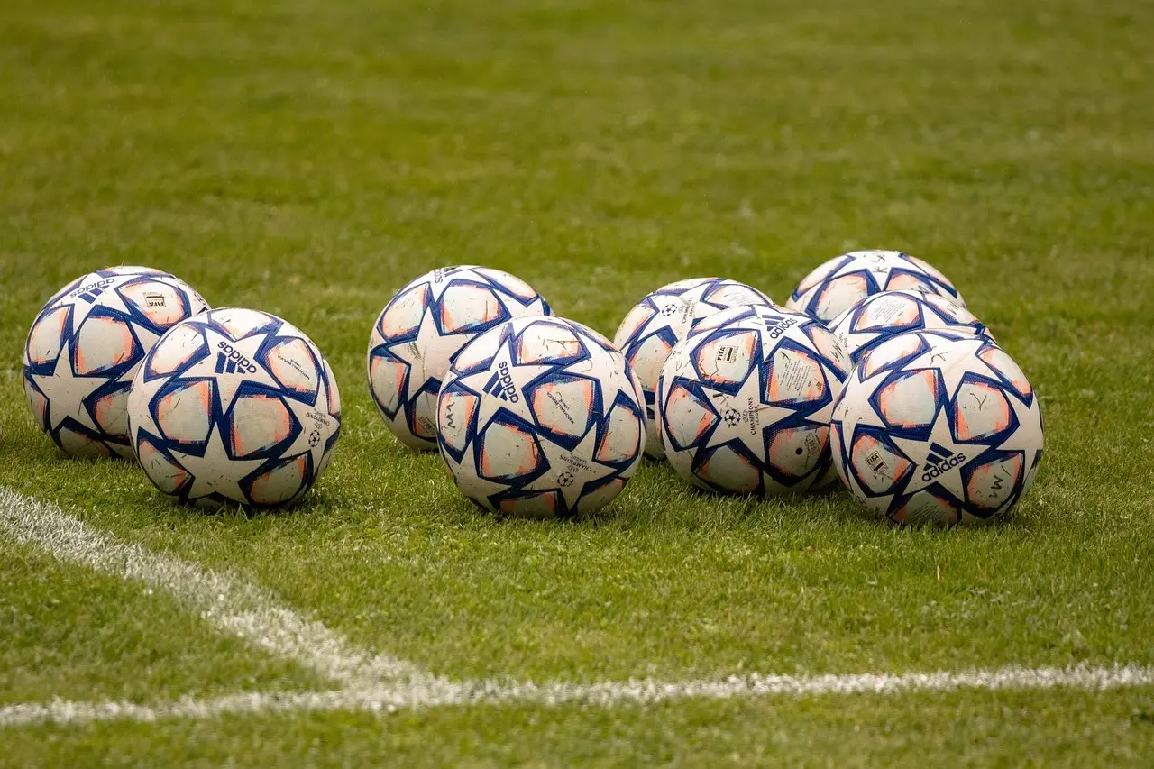 USL Championship 2025 – Runde 22: store sejre, sene udligninger og straffesparksafgørelser