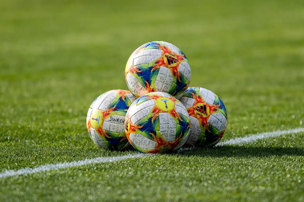 MLS 2025 – Runde 32: Storsejre, røde kort og sene udligninger i en runde med alt