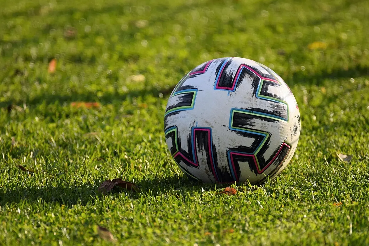 Drama, debutanter og disciplinerede defensiver – sådan forløb anden runde af USL League One 2025